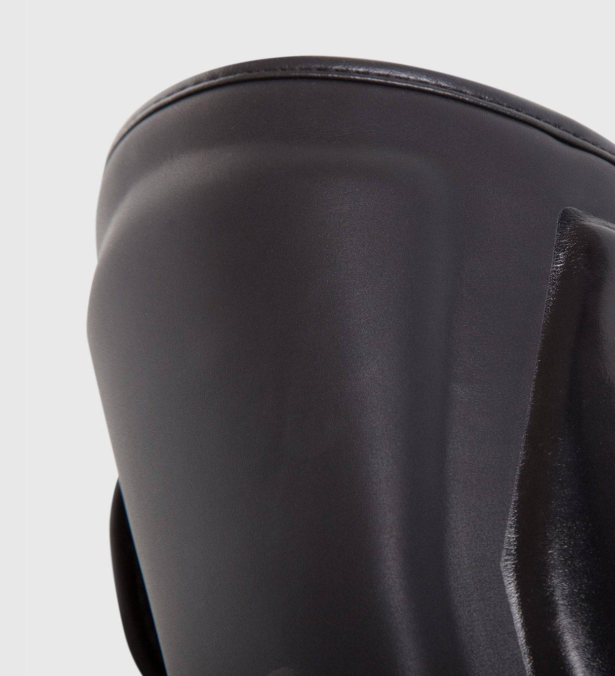 Venum Schienbeinschoner Elite - Schwarz/Schwarz - The Fight Company Deutschland