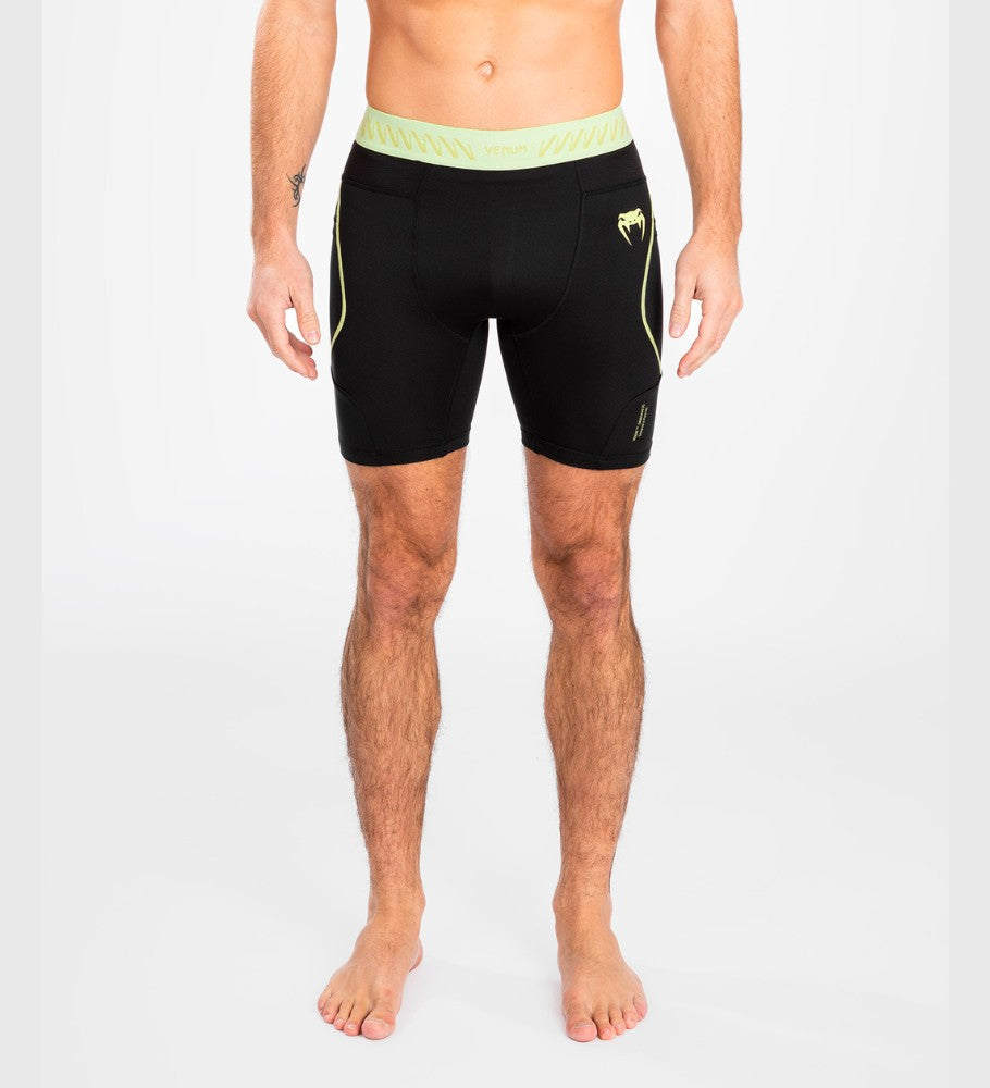 Venum Compression Shorts Fusion 2.0 - Schwarz/Gelb - The Fight Company Deutschland