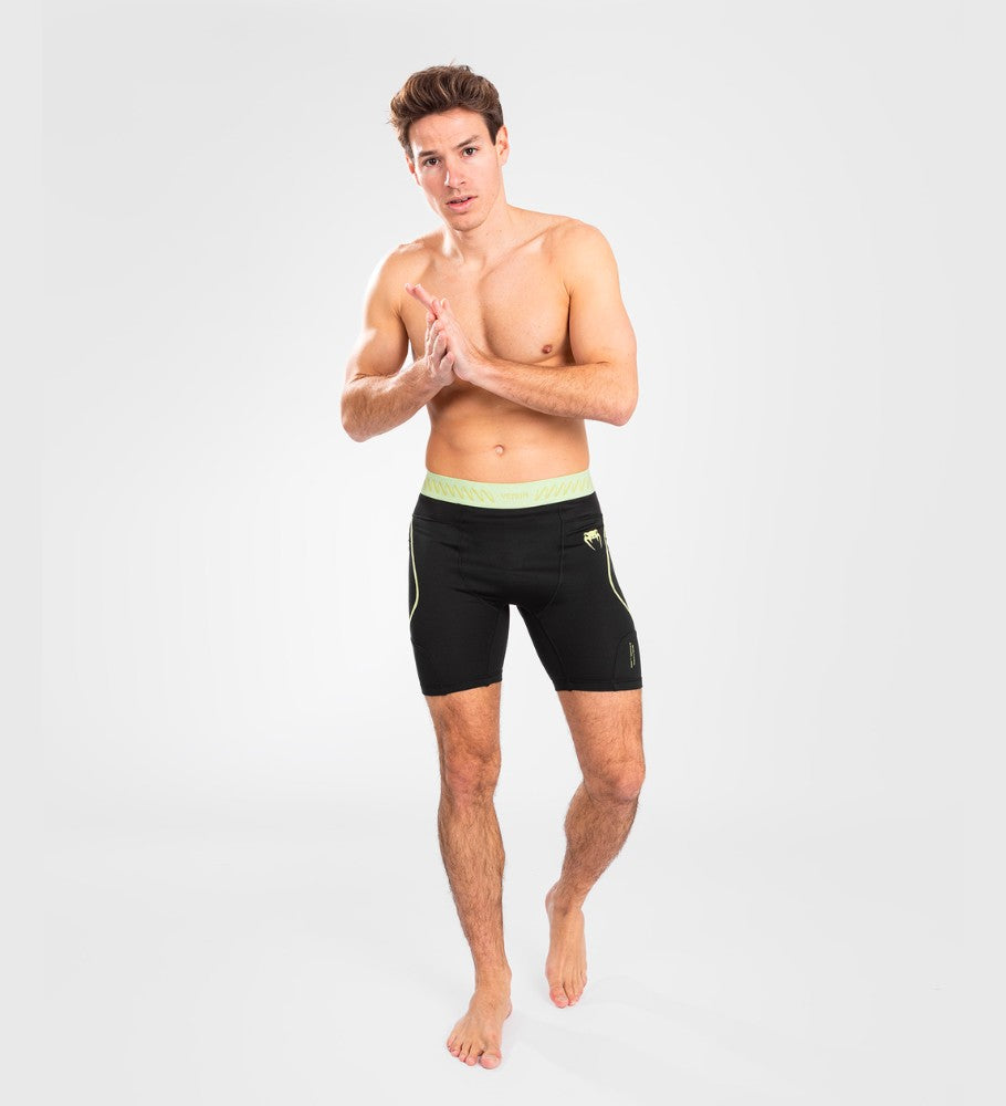 Venum Compression Shorts Fusion 2.0 - Schwarz/Gelb - The Fight Company Deutschland