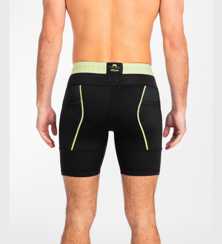 Venum Compression Shorts Fusion 2.0 - Schwarz/Gelb - The Fight Company Deutschland