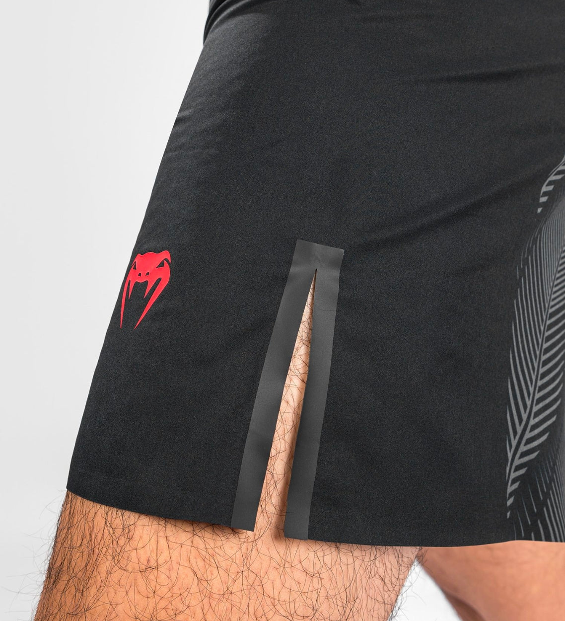Venum MMA Shorts Phantom - Schwarz/Grau/Rot - The Fight Company